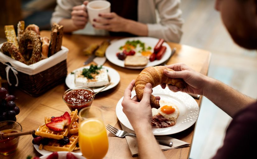 Telaşsız Sabahlar, Uzun Kahvaltılar Üzerine…